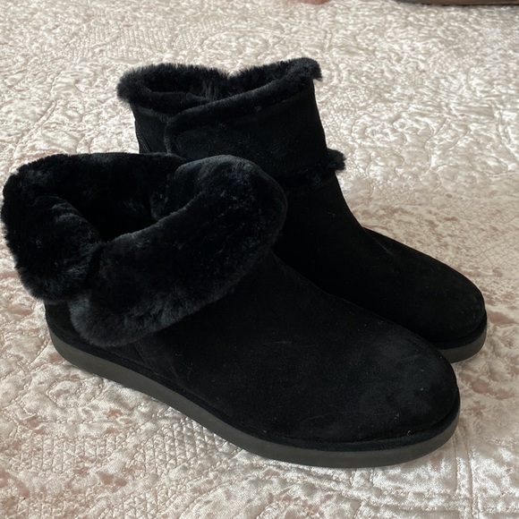 UGG Women’s Black Boots size 10 - Picture 12 of 13